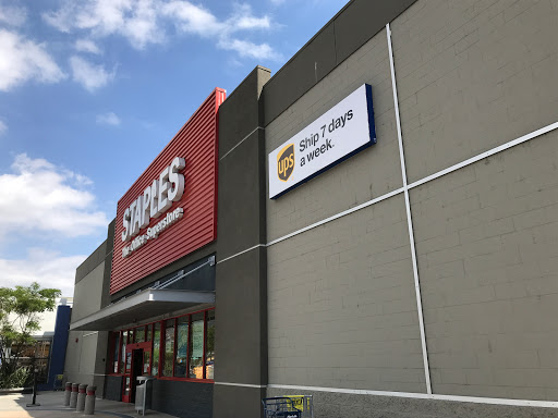 Office Supply Store «Staples», reviews and photos, 2080 W Empire Ave, Burbank, CA 91504, USA
