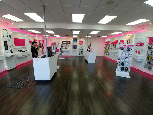 Cell Phone Store «T-Mobile», reviews and photos, 4732 Sunrise Hwy, Massapequa Park, NY 11762, USA