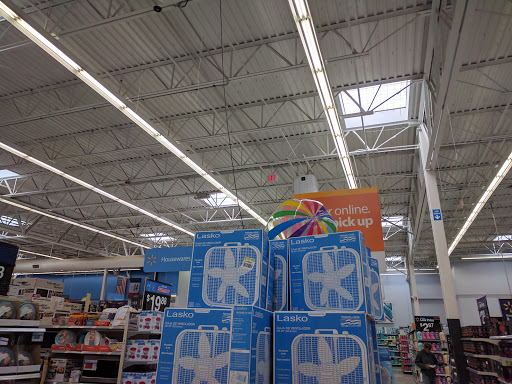 Department Store «Walmart Supercenter», reviews and photos, 300 Iowa Speedway Dr, Newton, IA 50208, USA