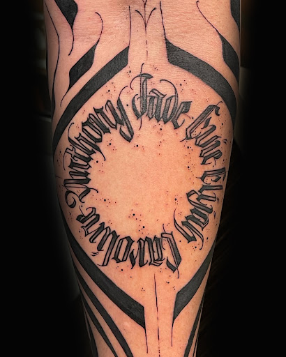 Explore disc golf tattoo ideas, creative tattoo ideas in Scottsdale, available at Club Tattoo