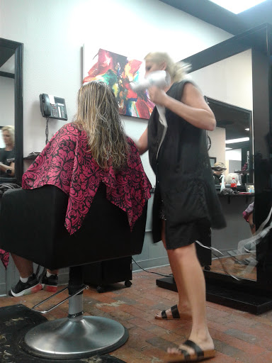 Beauty Salon «PhD Salon», reviews and photos, 130 Bates Ave SW #110, Winter Haven, FL 33880, USA