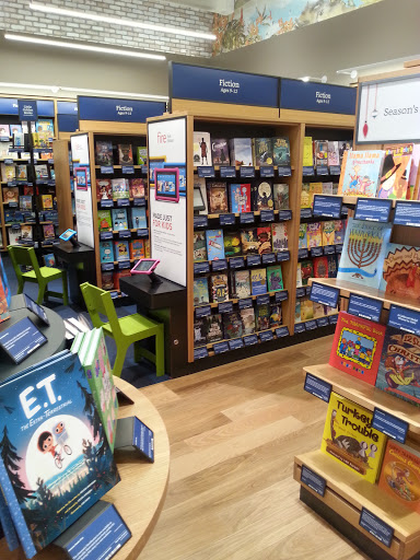 Book Store «Amazon Books», reviews and photos, 4545 La Jolla Village Dr, San Diego, CA 92122, USA