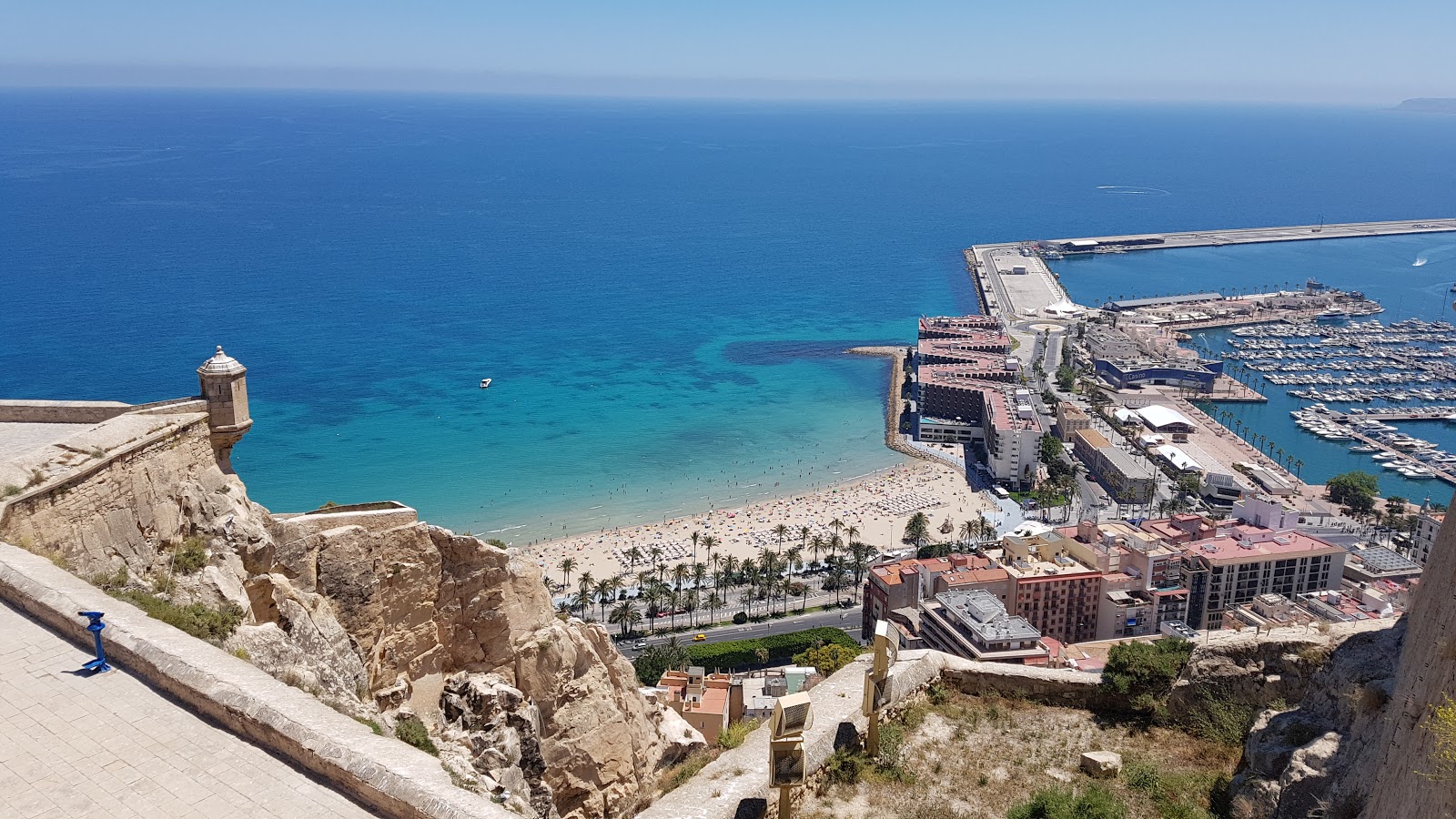 Foto di Spiaggia di Postiguet con baia spaziosa