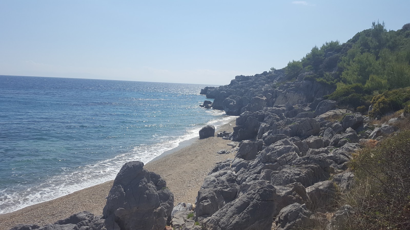 Foto von Pepples beach wilde gegend