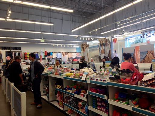 Clothing Store «Old Navy», reviews and photos, 49 W Hillsdale Blvd, San Mateo, CA 94403, USA