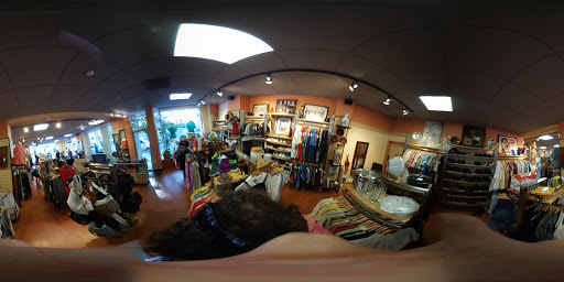 Non-Profit Organization «Goodwill Boutique», reviews and photos, 838 SW 10th Ave, Portland, OR 97205, USA