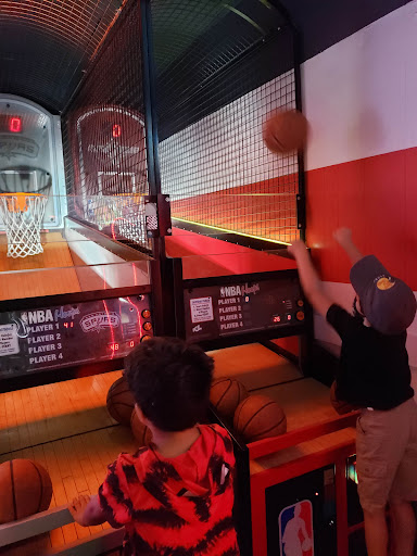 Bowling Alley «Brunswick Zone Thousand Oaks Bowl», reviews and photos, 4330 Thousand Oaks, San Antonio, TX 78217, USA