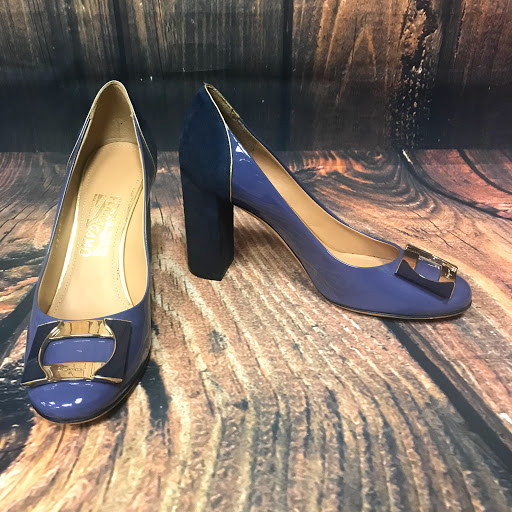 Consignment Shop «Wears Like New Consignment Shop», reviews and photos, 1207 Market St, Lemoyne, PA 17043, USA