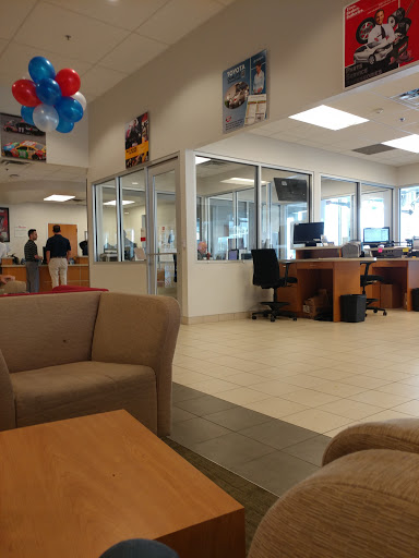 Toyota Dealer «Toyota of Dallas», reviews and photos, 2610 Forest Ln, Dallas, TX 75234, USA