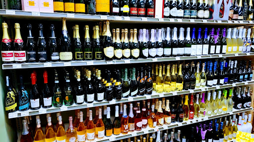 Wine Store «Long Island Wine & Spirit Merchants», reviews and photos, 1171 Jericho Turnpike, Commack, NY 11725, USA