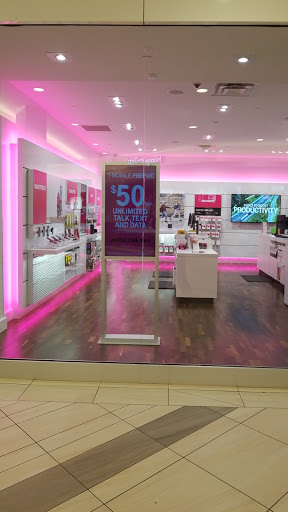 Cell Phone Store «T-Mobile», reviews and photos, 280 Alhambra Cir, Coral Gables, FL 33134, USA
