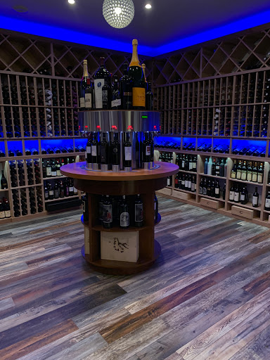 Wine Store «Yiannis Wine Shop», reviews and photos, 401 N Great Neck Rd #123, Virginia Beach, VA 23454, USA