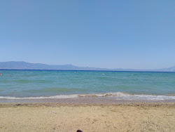 Foto di Livanates beach III con baia spaziosa