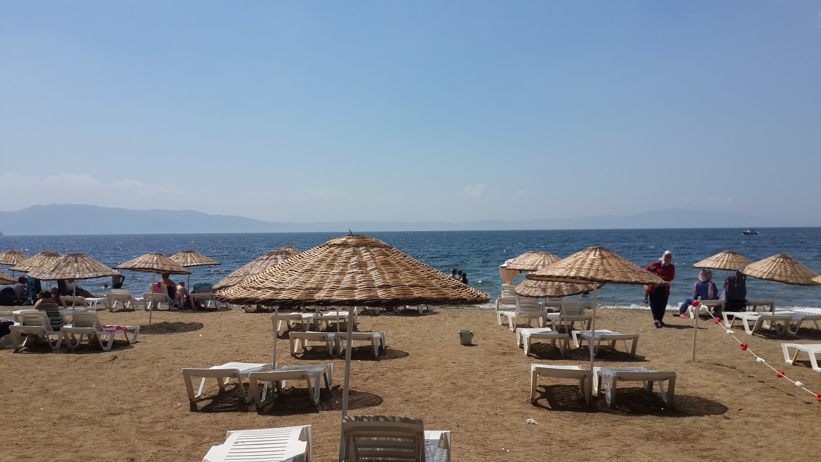 Karacaali Burfas beach的照片 带有棕沙表面