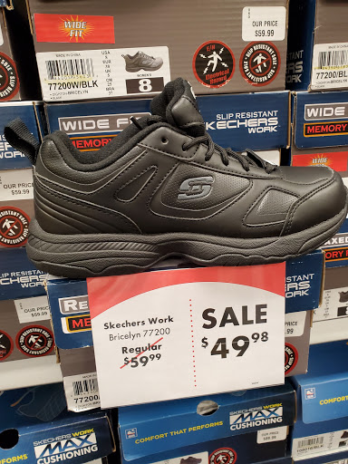 Shoe Store «Shoe Carnival», reviews and photos, 4835 W 77th St, Burbank, IL 60459, USA