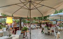 Atmosphère du Restaurant de spécialités provençales Restaurant à Gassin - Le Micocoulier - n°13