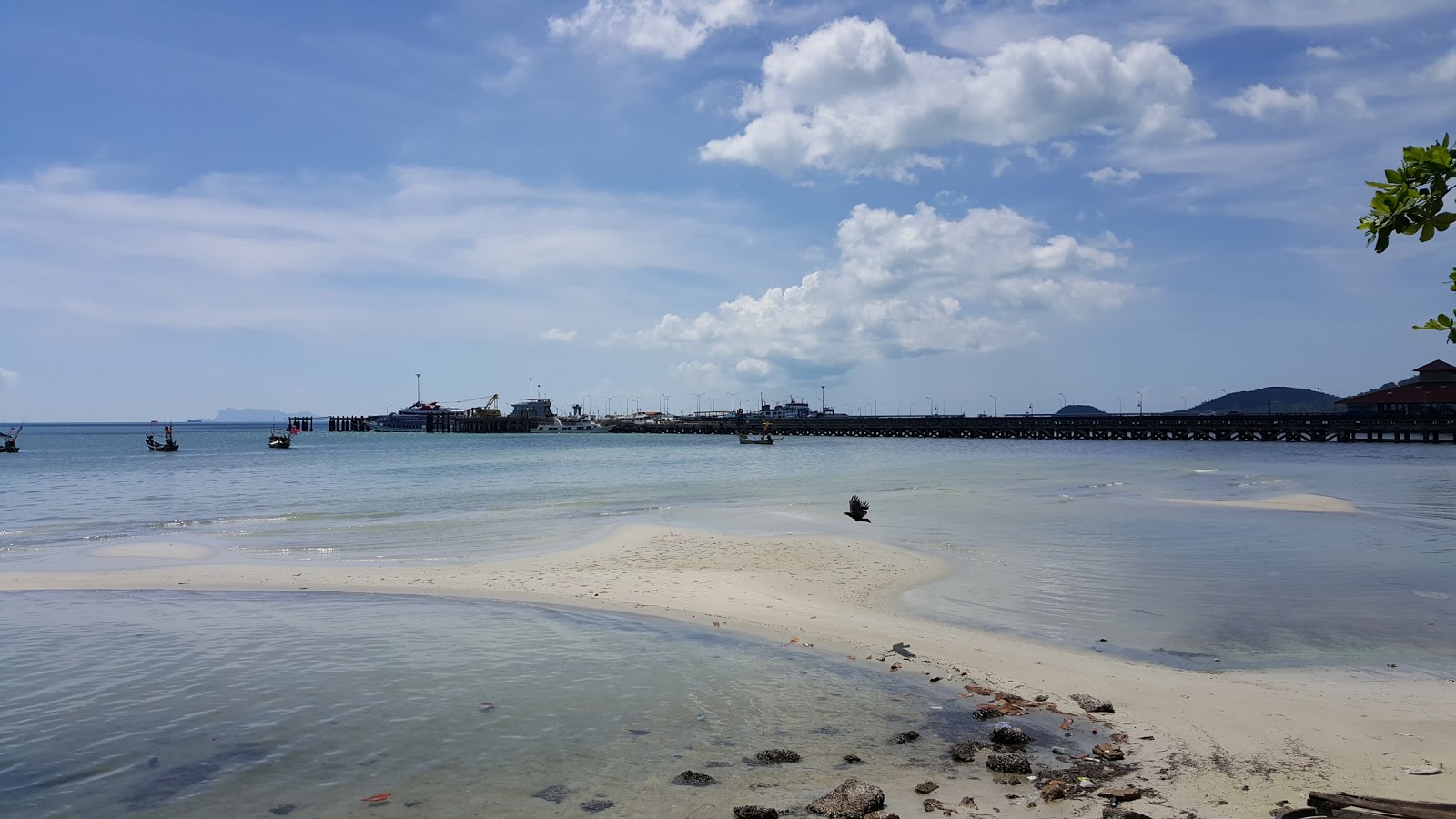 Foto de Nathon Beach - lugar popular entre os apreciadores de relaxamento