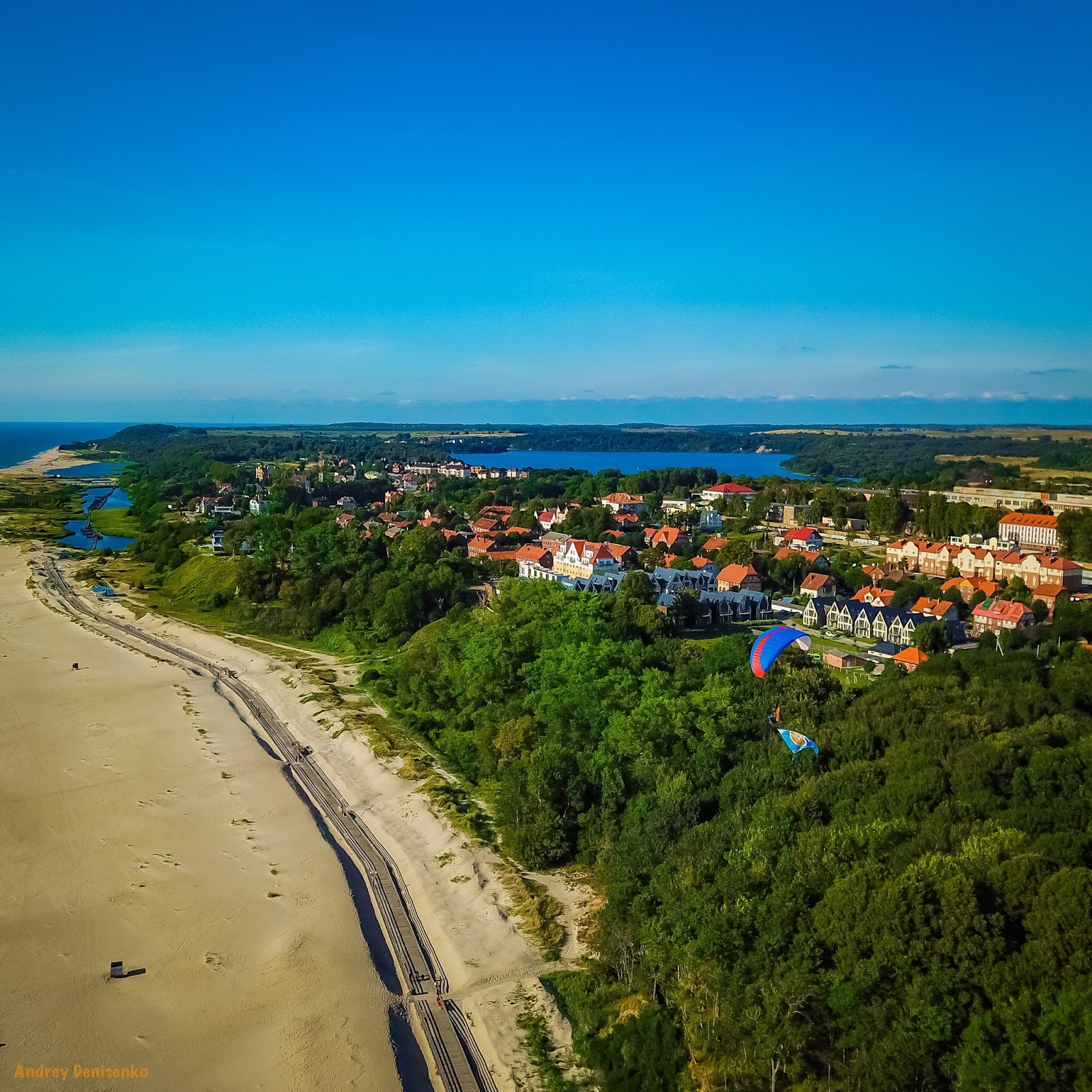 Yantarnyy Plaj'in fotoğrafı - Çocuklu aile gezginleri için önerilir