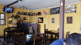 REFUGIO restaurant cafetería