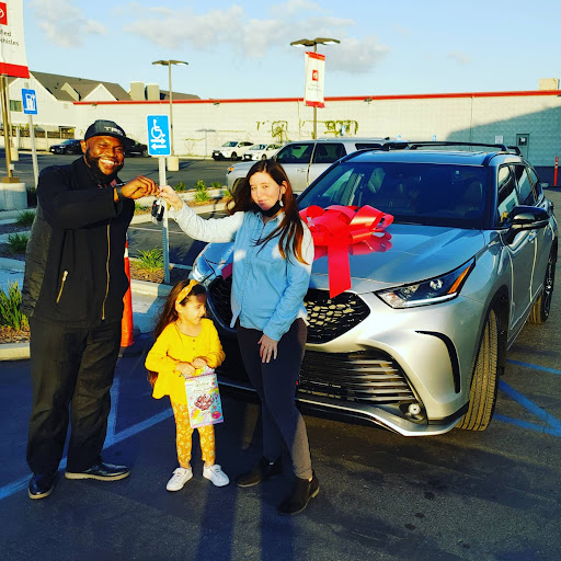 Toyota Dealer «Manhattan Beach Toyota», reviews and photos, 1500 N Sepulveda Blvd, Manhattan Beach, CA 90266, USA
