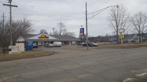 Liquor Store «King Craft Beer and Liquor», reviews and photos, 305 Union Lake Rd, White Lake, MI 48386, USA