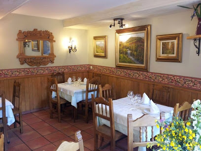 Casa Fofi Restaurante - Av. Luis Cuevas, 16, 39584 Tama, Cantabria, Spain