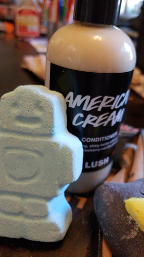 Cosmetics Store «Lush», reviews and photos, 313 Smith Haven Mall, Lake Grove, NY 11755, USA