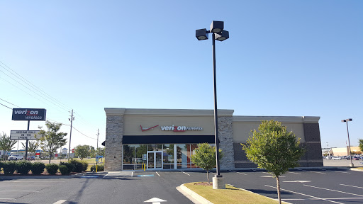 Cell Phone Store «Verizon», reviews and photos, 3945 N Gloster St, Tupelo, MS 38804, USA
