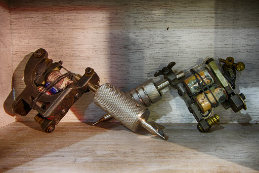 Tattoo Shop «Fallen Sparrow Tattoo Co», reviews and photos, 5049 W Irlo Bronson Memorial Hwy, Kissimmee, FL 34746, USA