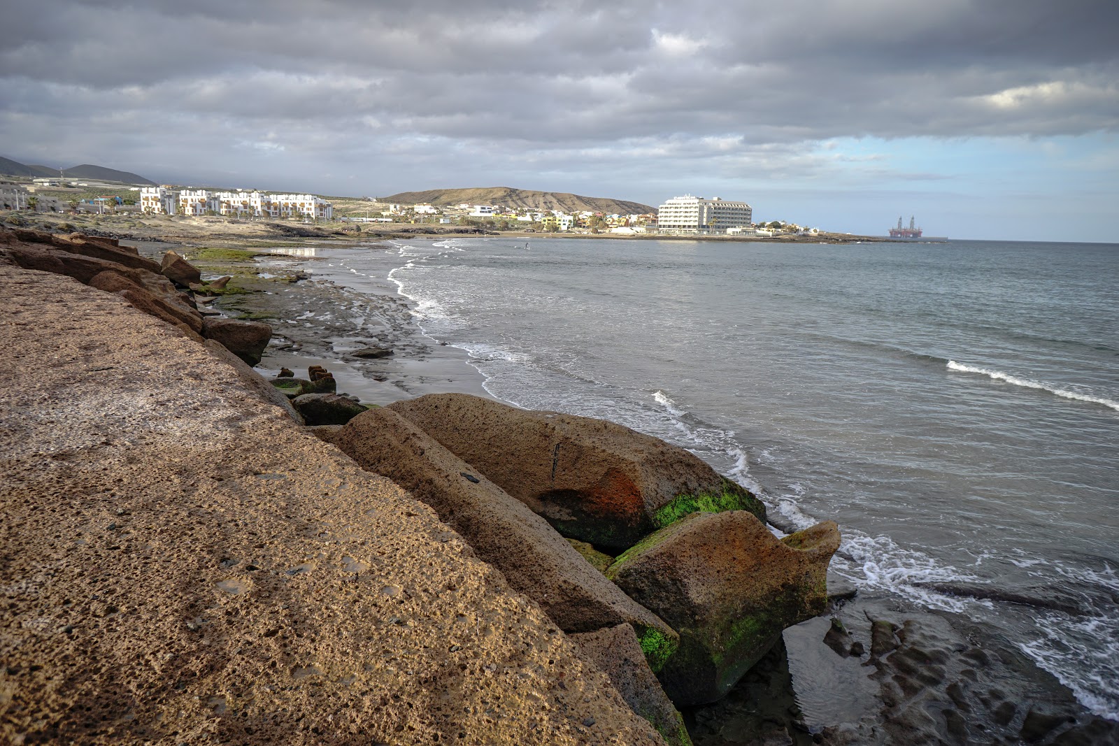 Foto av Playa El Salado med blå rent vatten yta