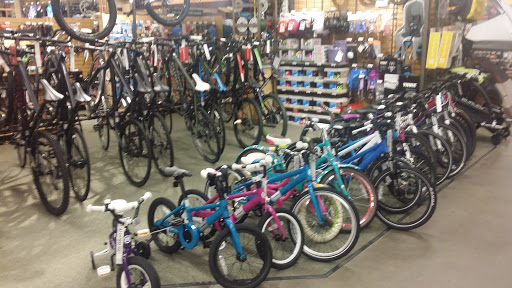 Camping Store «REI», reviews and photos, 7410 SW Bridgeport Rd, Tigard, OR 97224, USA