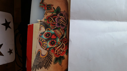 Tattoo Shop «Red Dog Tattoo Long Beach», reviews and photos, 600 Pacific Ave, Long Beach, WA 98631, USA