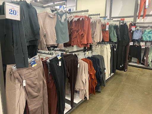 Clothing Store «Old Navy», reviews and photos, 697 Hillside Avenue, New Hyde Park, NY 11040, USA