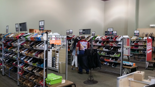 Shoe Store «DSW Designer Shoe Warehouse», reviews and photos, 5031 Shoppes Blvd, Moosic, PA 18507, USA