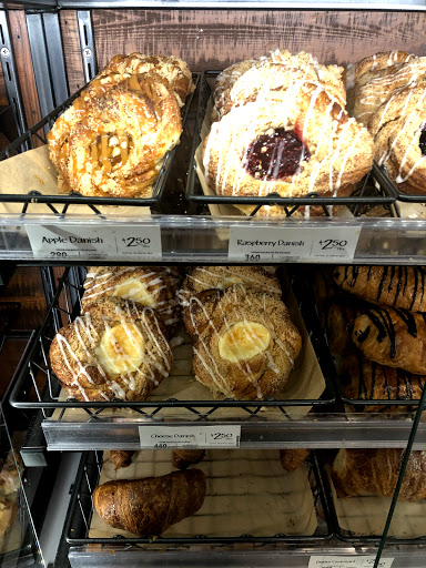 Grocery Store «Whole Foods Market», reviews and photos, 1797 Hydraulic Rd, Charlottesville, VA 22901, USA