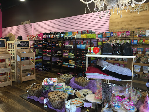 Pet Groomer «Woof Gang Bakery Rockwall», reviews and photos, 832 Steger Towne Rd, Rockwall, TX 75032, USA