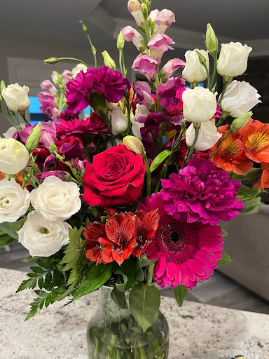 Walton Florist & Gifts, 24 N Main St, Walton, KY 41094, USA, 