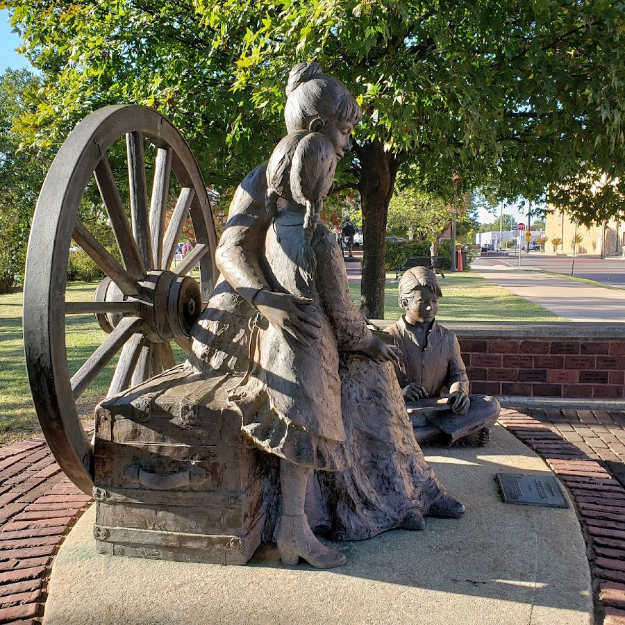 James Garner statue