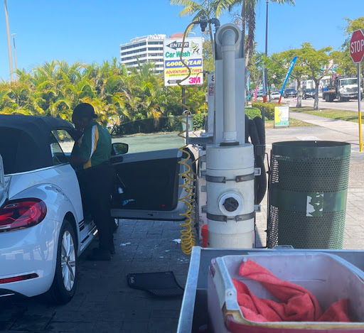 Car Wash «Busy Bee Car Wash (Miami Shores)», reviews and photos, 10550 Biscayne Blvd, Miami, FL 33138, USA