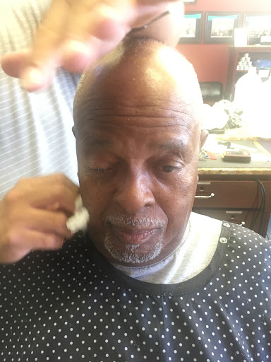 Barber Shop «Clip Joint Barber Shop & Salon», reviews and photos, 2436 S Western Ave, San Pedro, CA 90732, USA