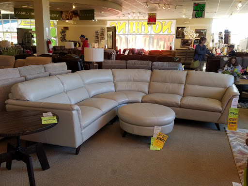 Furniture Store «La-Z-Boy Furniture Galleries», reviews and photos, 3050 Berlin Turnpike, Newington, CT 06111, USA