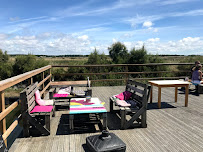 Atmosphère du Bar-restaurant à huîtres La Cabane à Brem-sur-Mer - n°3