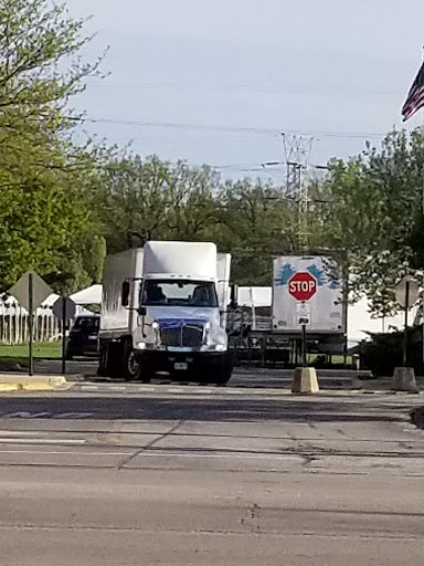 Liquor Store «Dollar House Plus - Wine & Spirits», reviews and photos, 4620 Oakton St, Skokie, IL 60076, USA