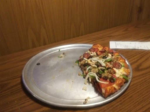 Pizza Restaurant «Round Table Pizza», reviews and photos, 292 S State St, Ukiah, CA 95482, USA