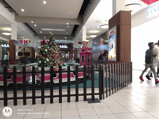 Shopping Mall «Monroeville Mall», reviews and photos, 200 Mall Cir Dr, Monroeville, PA 15146, USA
