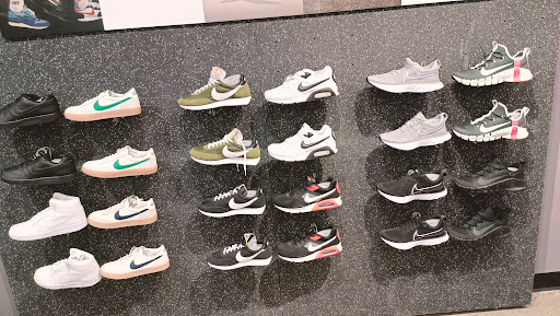 Clothing Store «Nike Factory Store», reviews and photos, 600 Bluebird Ct, Central Valley, NY 10917, USA