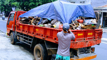 Jasa angkutan buang puing/sampah proyek :mobil truk ban dabel: