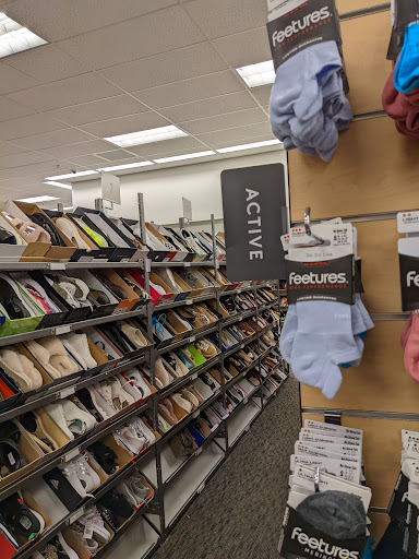 Department Store «Nordstrom Rack The Gallery At Westbury Plaza», reviews and photos, 1040 Old Country Rd, Garden City, NY 11530, USA