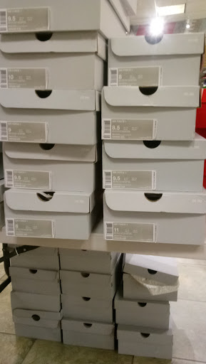 Shoe Store «VILLA, Join the Movement», reviews and photos, 9059 S Commercial Ave, Chicago, IL 60617, USA