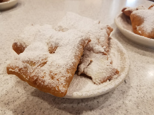 Coffee Shop «Cafe Du Monde», reviews and photos, 1814 North Causeway Approach #1, Mandeville, LA 70448, USA